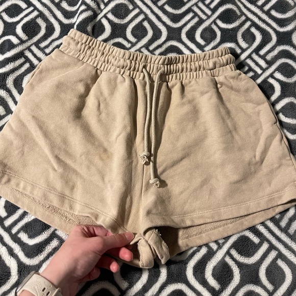 H&M Women’s Shorts - Picture 1 of 4